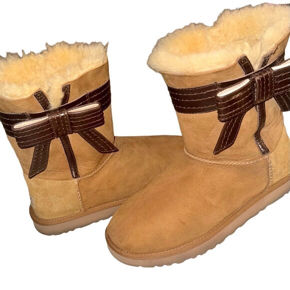 UGG Australia Josette Chestnut Sheepskin Winter Boots Leather Bows Womens Size 9 - Picture 3 of 13